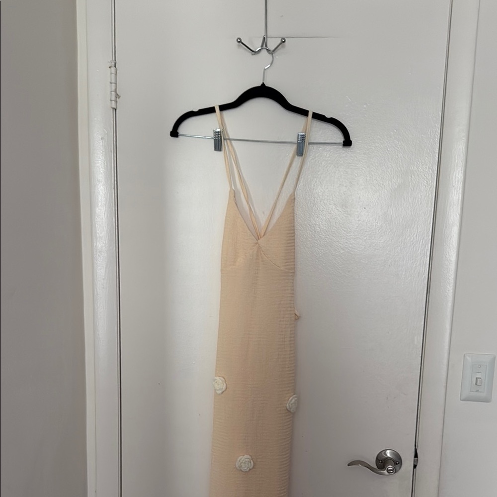 Elegant Cream Sleeveless Dress